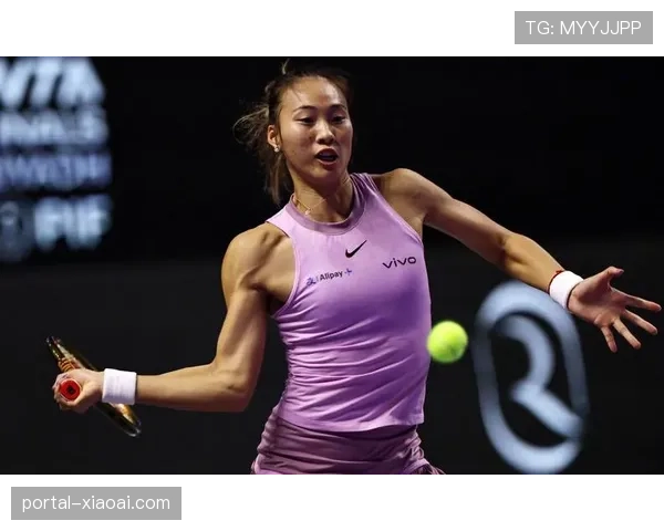 郑钦文恢复训练备战中国赛季，手肘伤势仍存变数