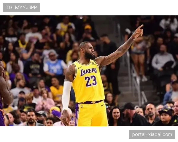 湖人结束五连客回到主场，詹姆斯复出提升士气